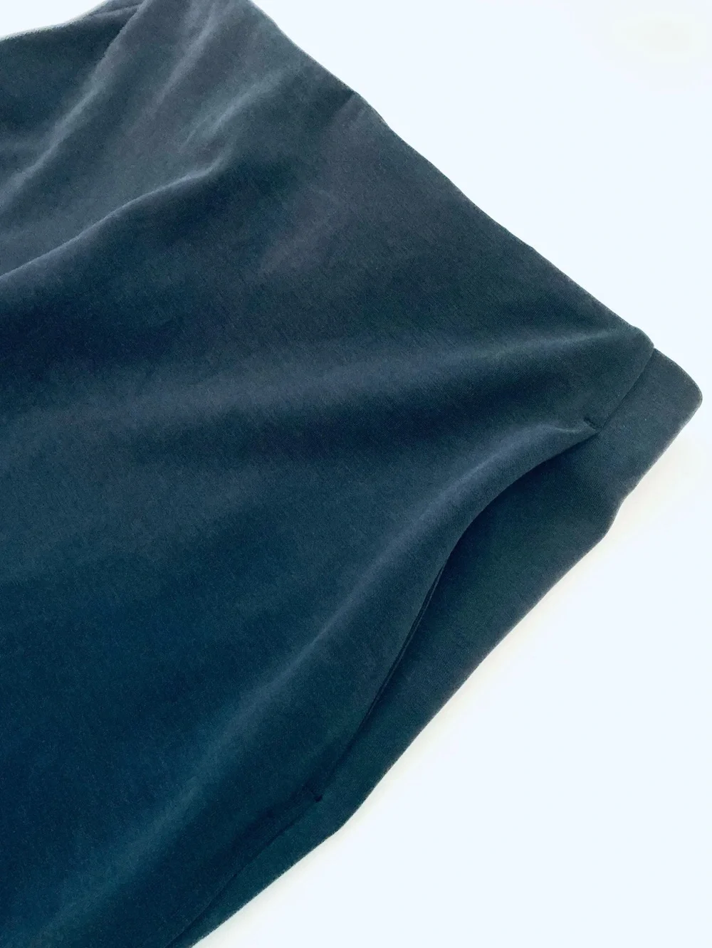 LULULEMON, Softstreme High Rise Midi Skirt, Size 14